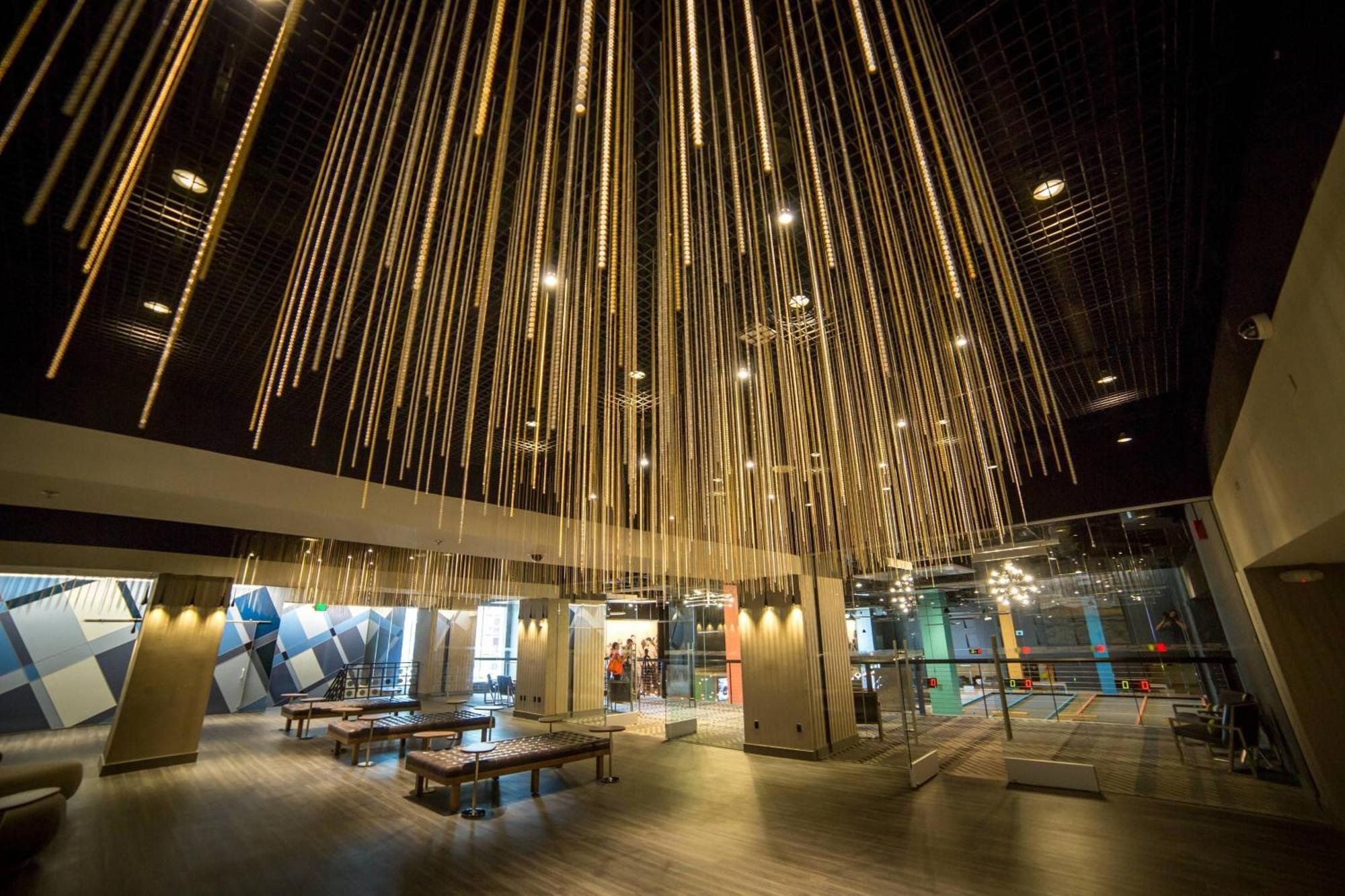 Hotel Renaissance Downtown & 4*